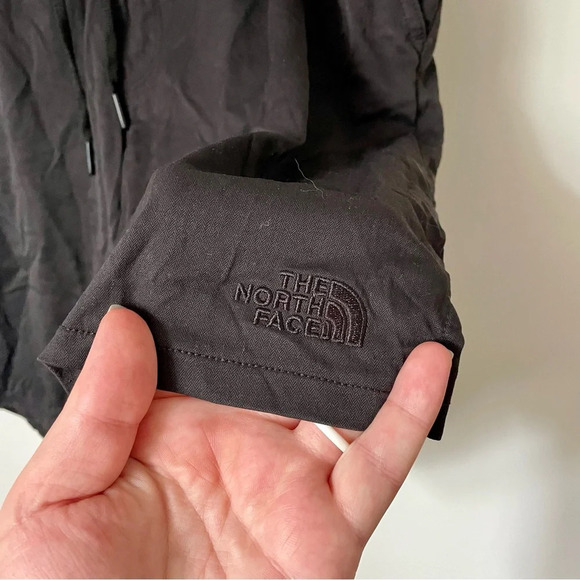 The North Face Black Athletic Shorts Relaxed Fit - Picture 7 of 10